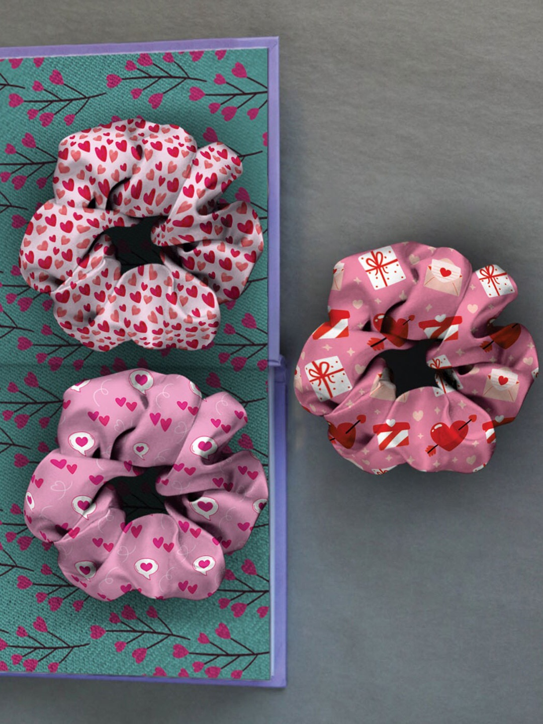 

Ferosh Women Pink & White Set of 3 Embellished Ponytail Holders