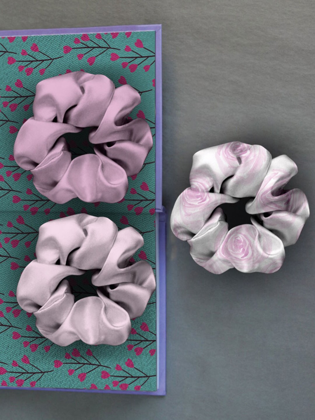 

Ferosh Women Mauve & Grey Set of 3 Floral Scrunchies