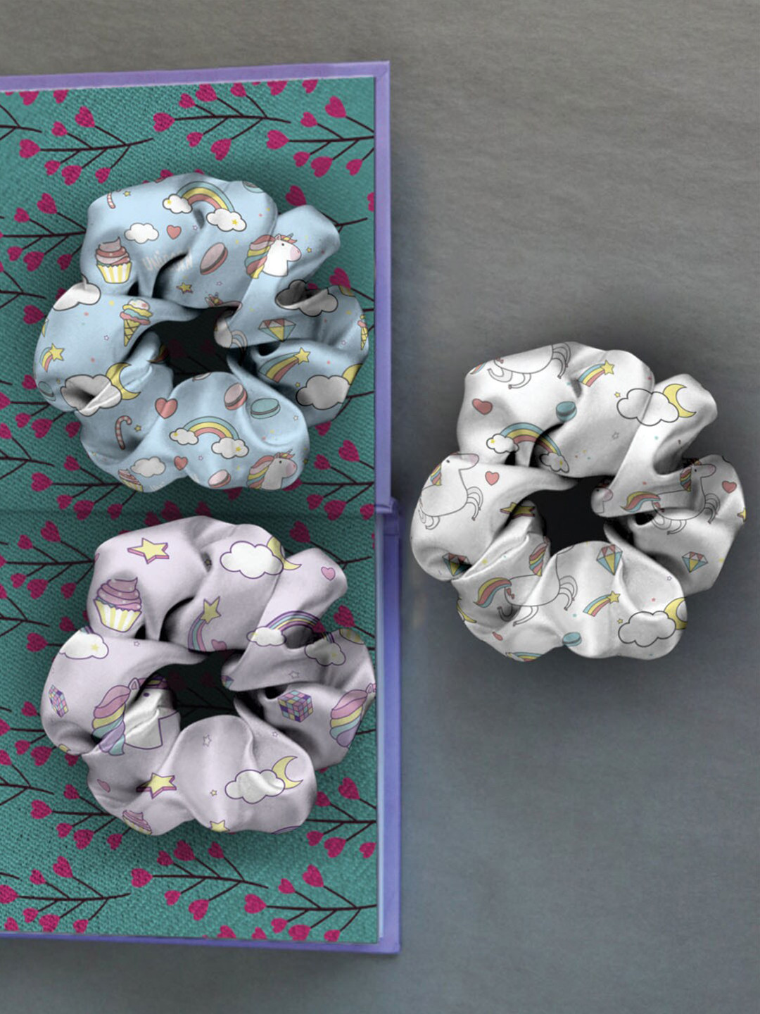 

Ferosh Women White & Blue Set of 3 Embellished Ponytail Holders