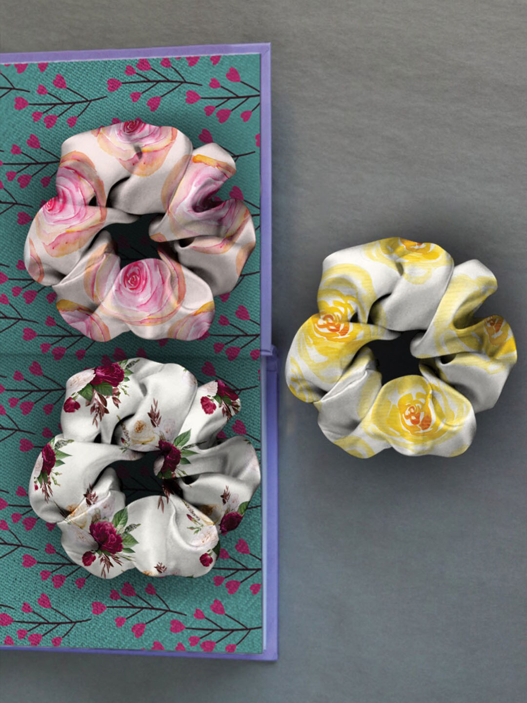 

Ferosh Women White & Yellow Set of 3 Ponytail Holders