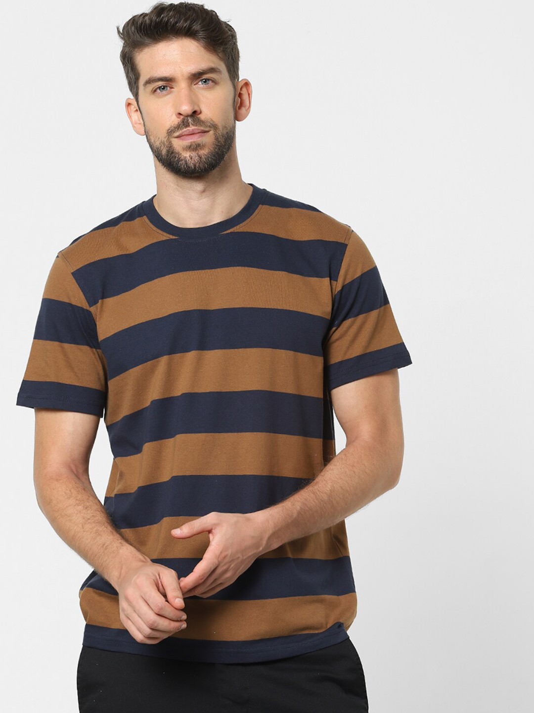 

SELECTED Men Brown & Navy Blue Striped T-shirt