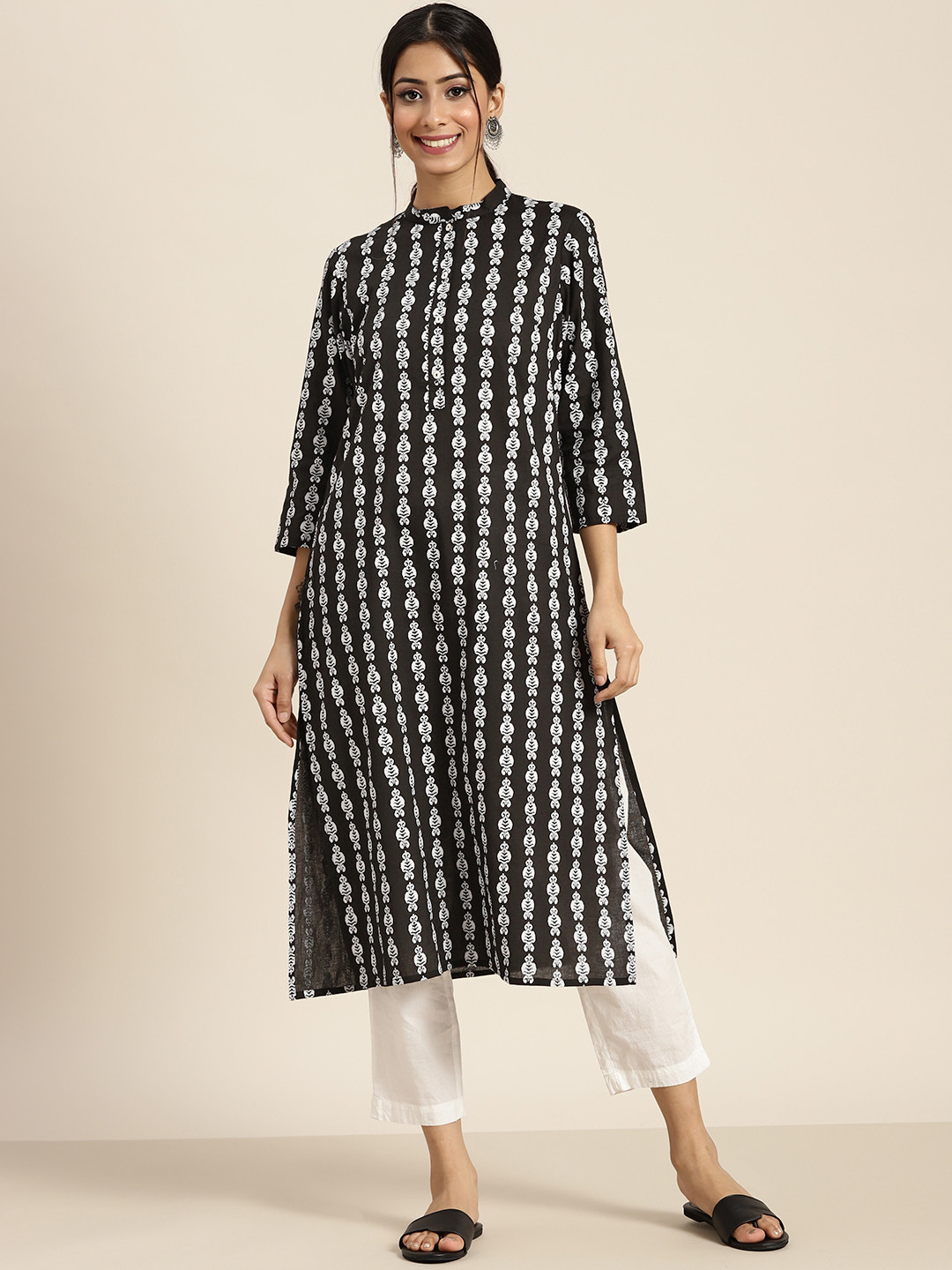 

Sangria Women Black & White Ethnic Motifs Printed Pure Cotton Kurta