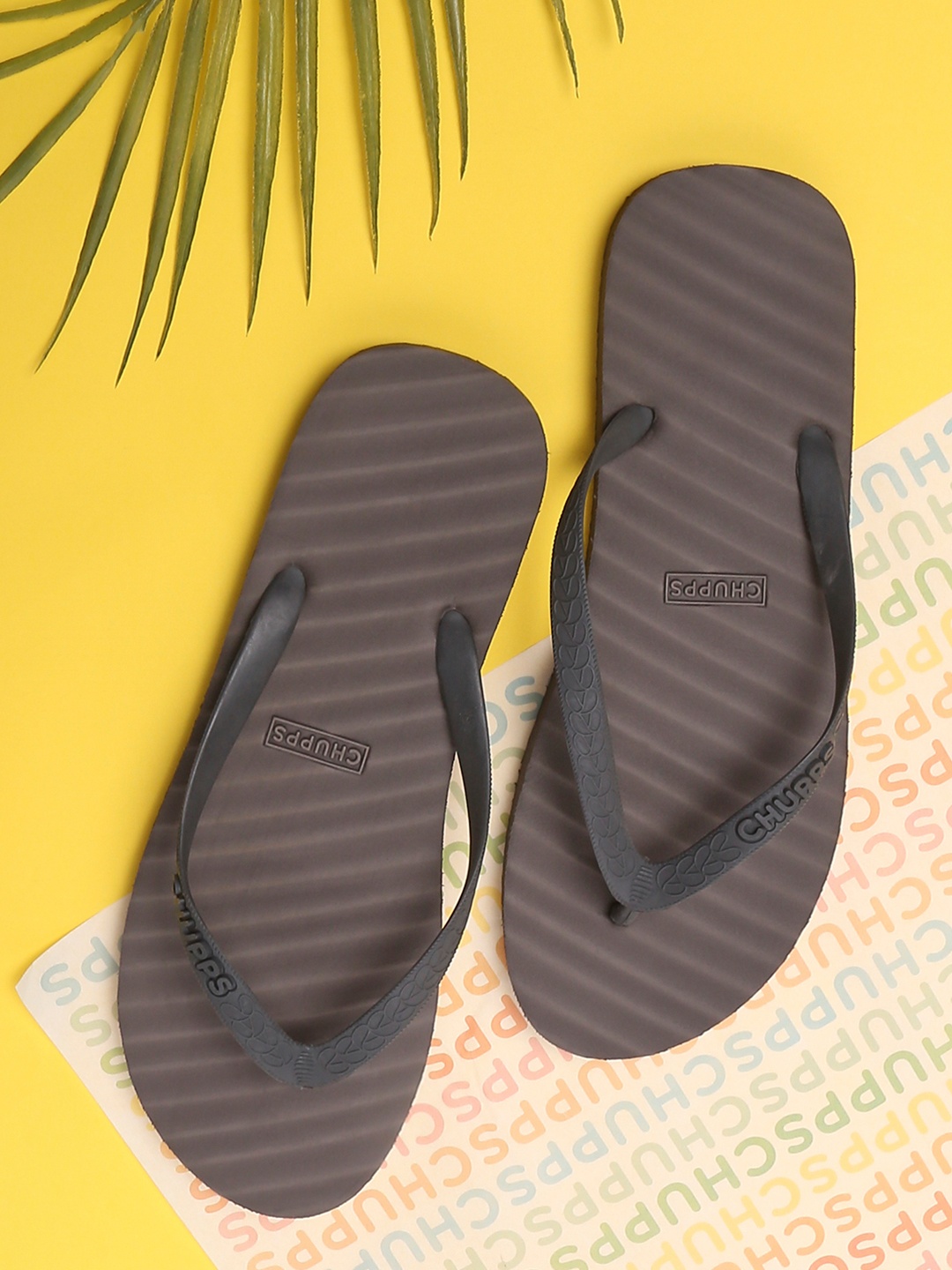 

CHUPPS Men Grey Rubber Banana Leaf Monochrome Sustainable Thong Flip-Flops