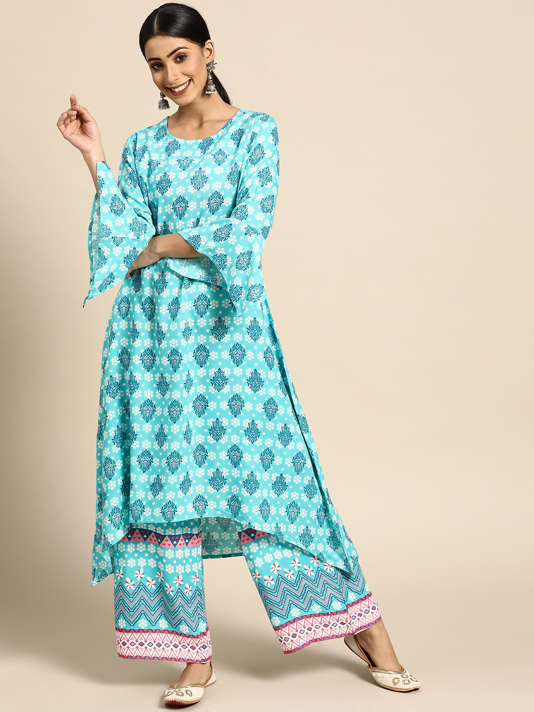 

Sangria Women Blue & White Ethnic Motifs Printed Pleated Kurta with Palazzos