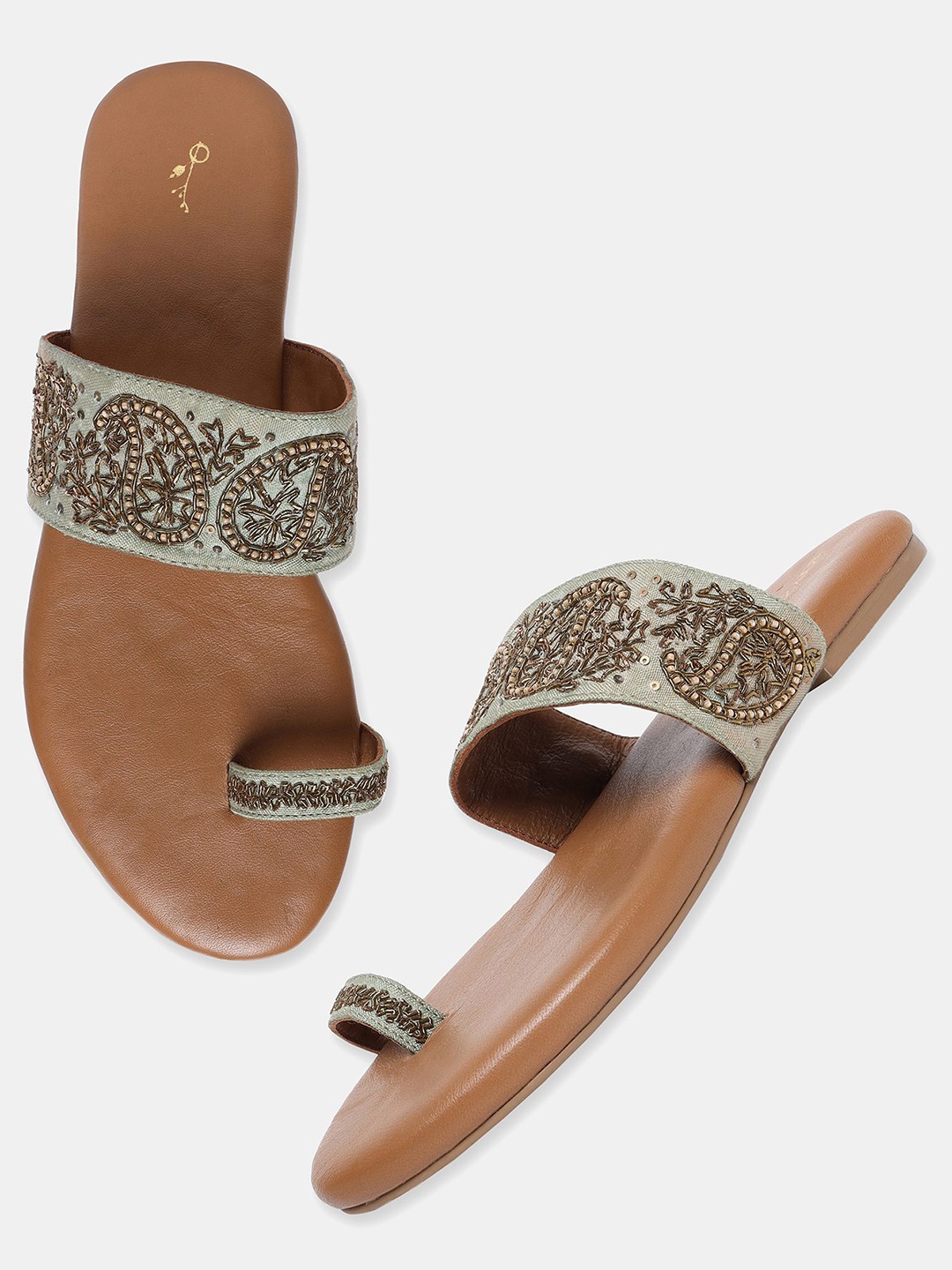 

W The Folksong Collection Women Green Embellished Leather Ethnic One Toe Flats