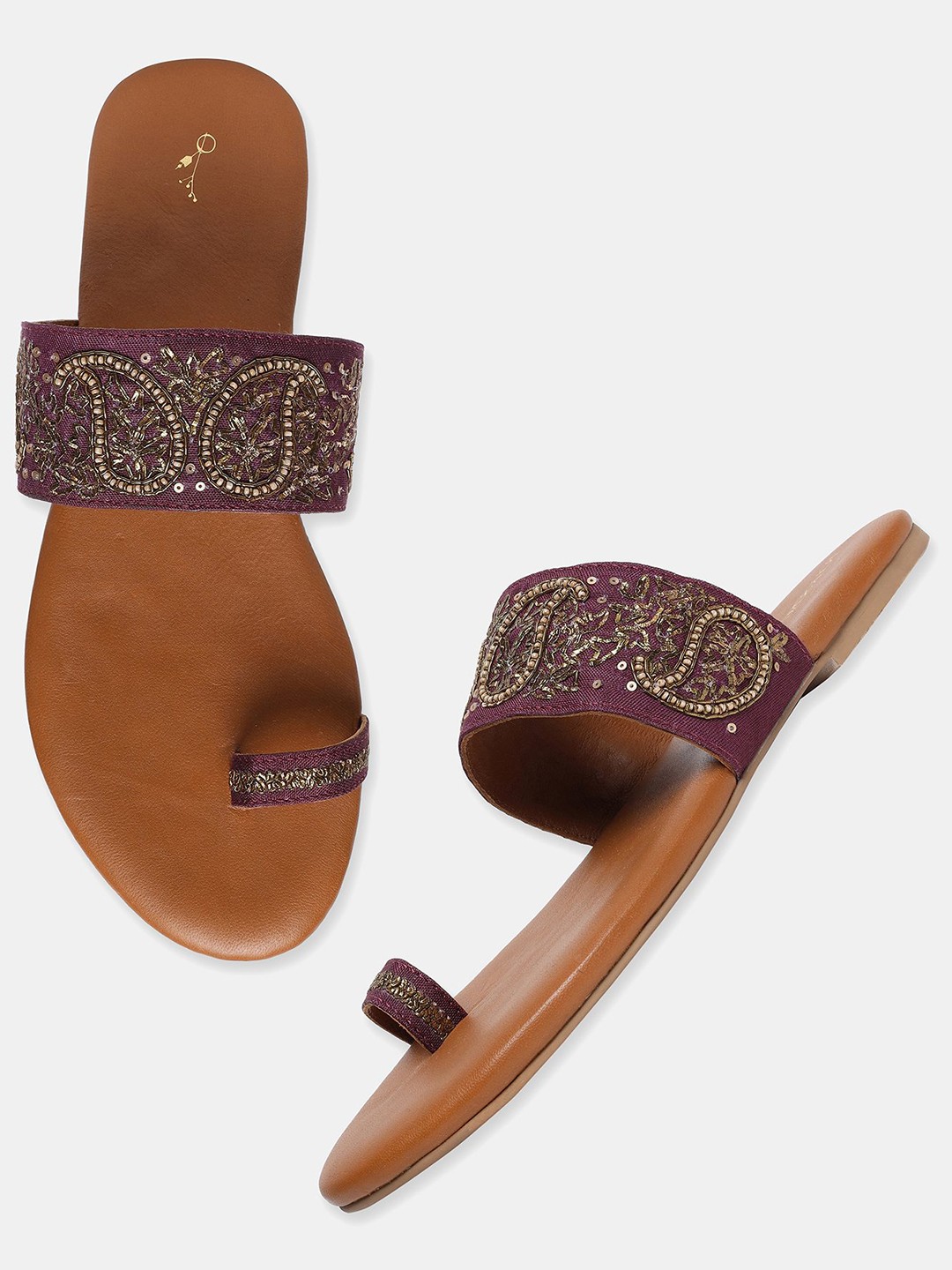 

W The Folksong Collection Women Purple Embellished Leather Ethnic One Toe Flats