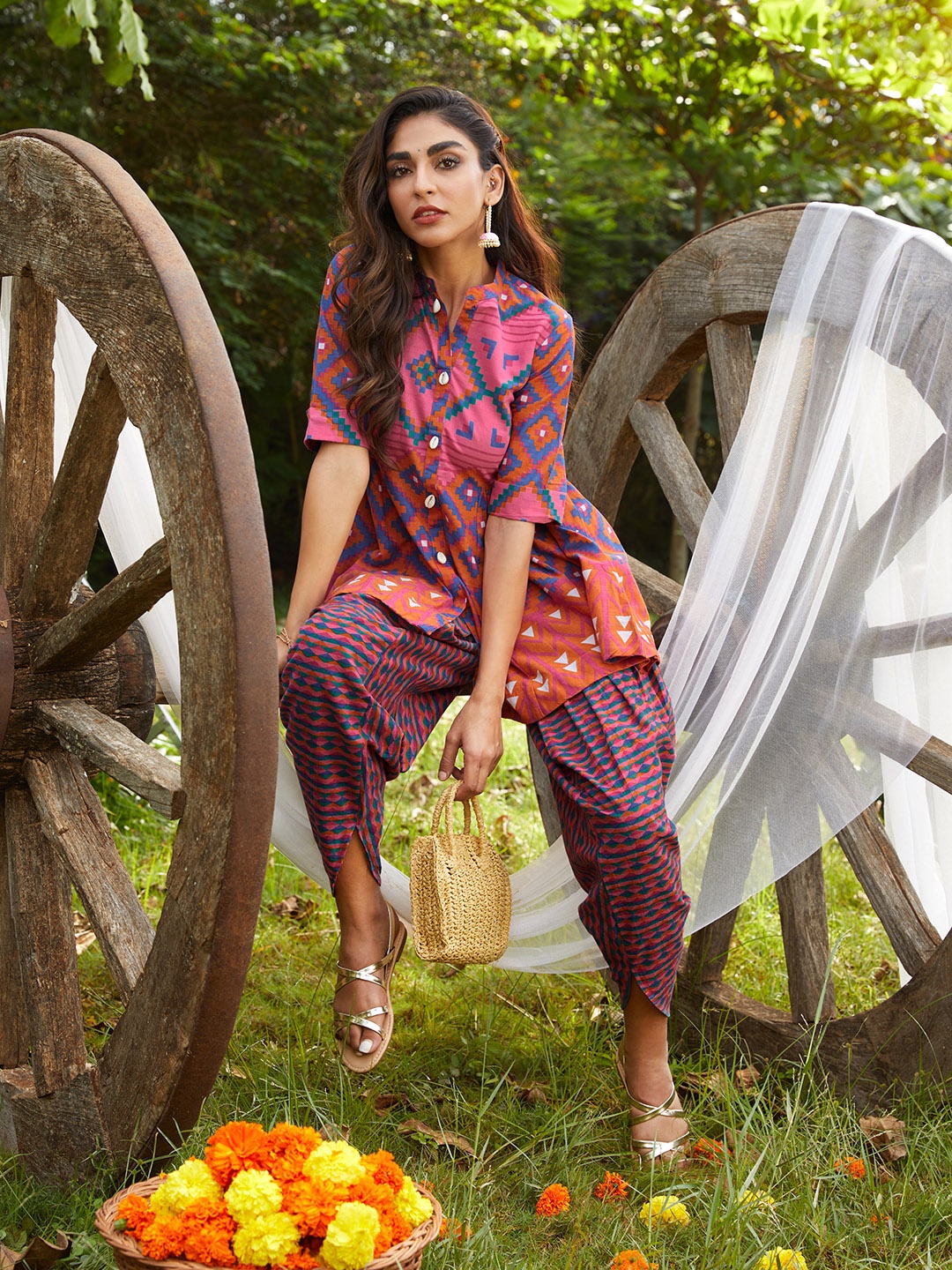 

Sangria Women Pink & Blue Geometric Printed Pure Cotton Kurta with Trousers