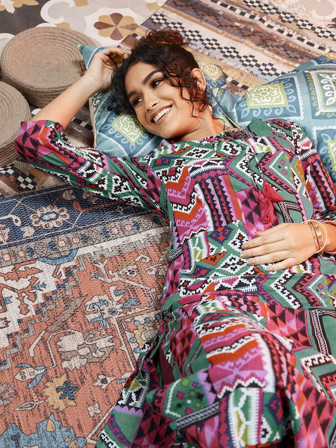 

Sangria Women Green & Pink Geometric Printed Tie-U p Neck Pure Cotton Kurta