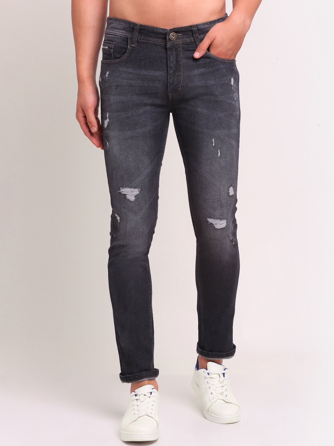 

Rodamo Men Black Slim Fit Low Distress Heavy Fade Cropped Stretchable Jeans