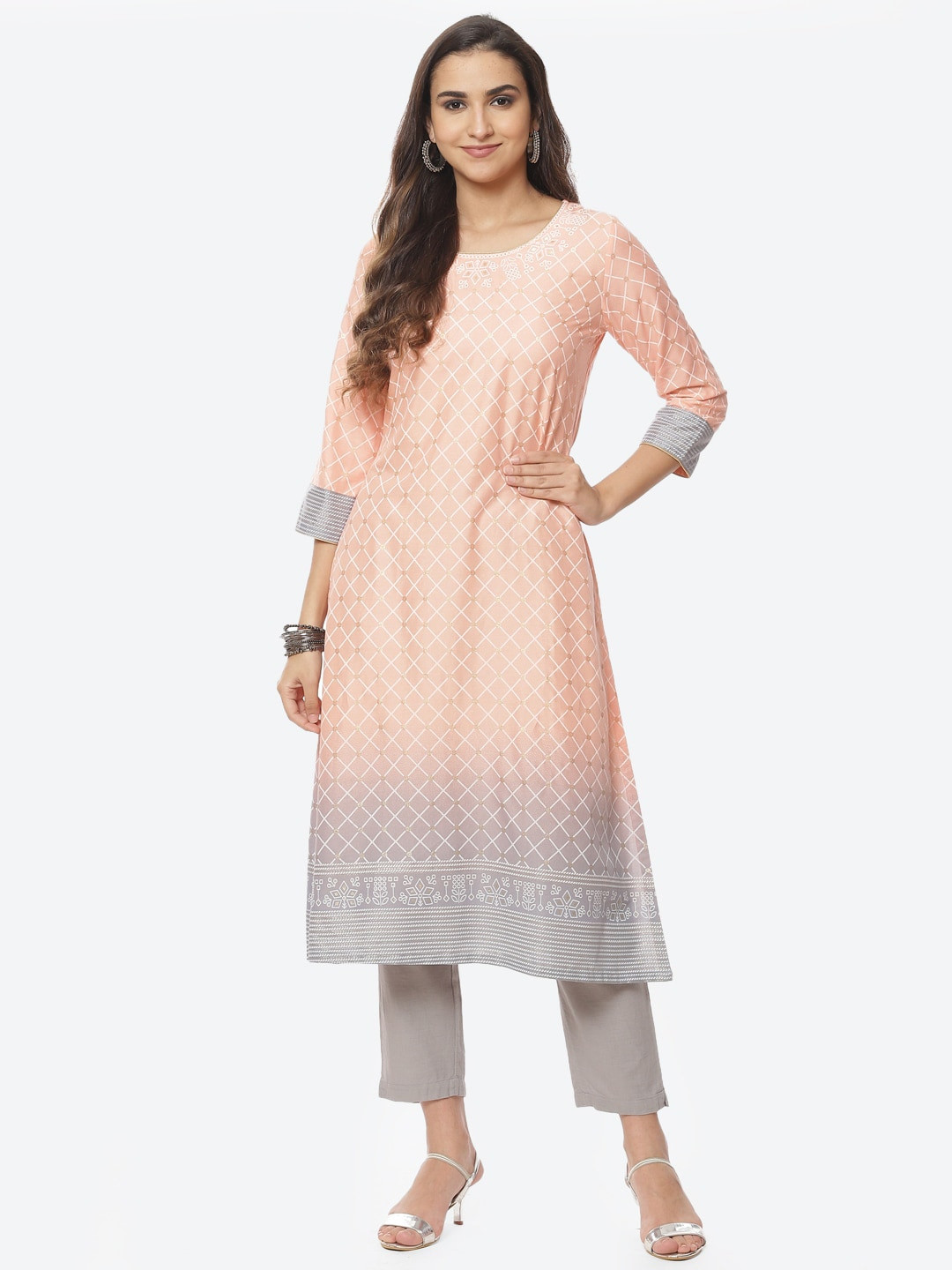 

Rangriti Women Peach-Coloured & Grey Geometric Printed Kurta