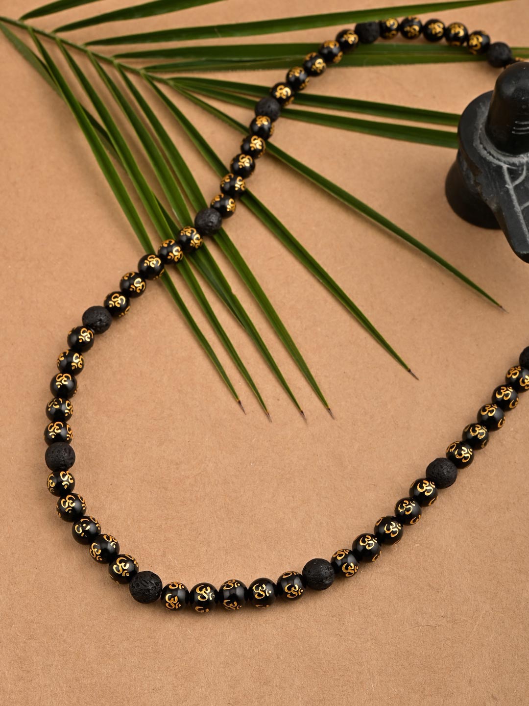 

Tistabene Men Black & Gold-Toned Necklace