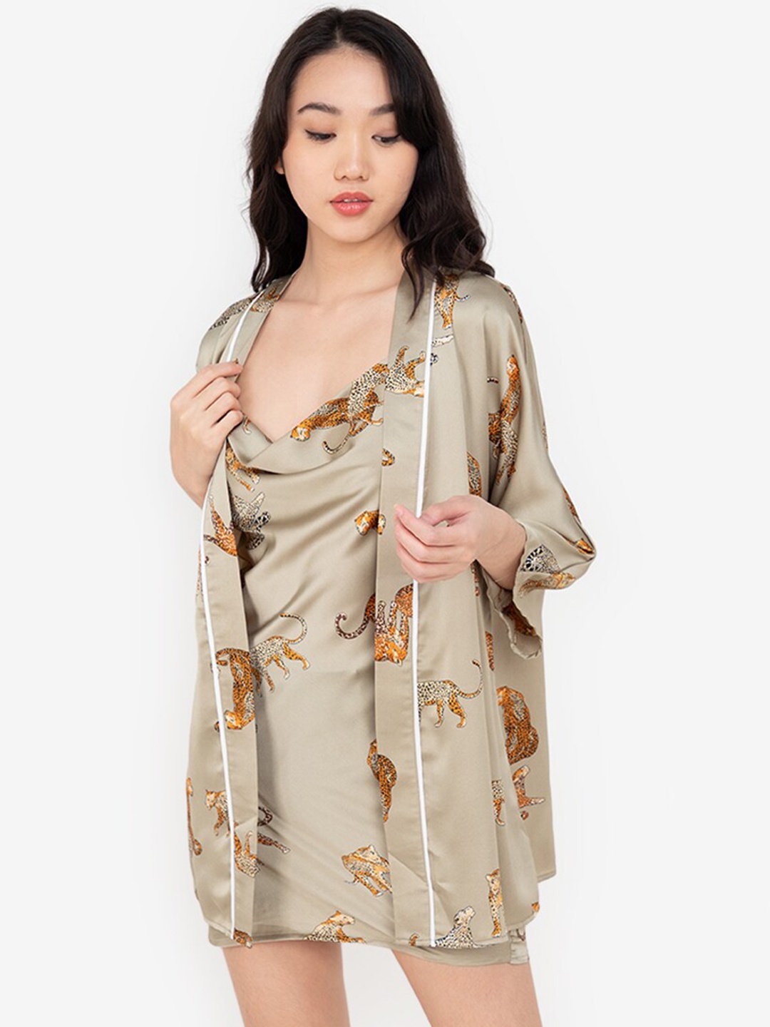 

ZALORA BASICS Women Beige Animal Printed Short Kimono Robe