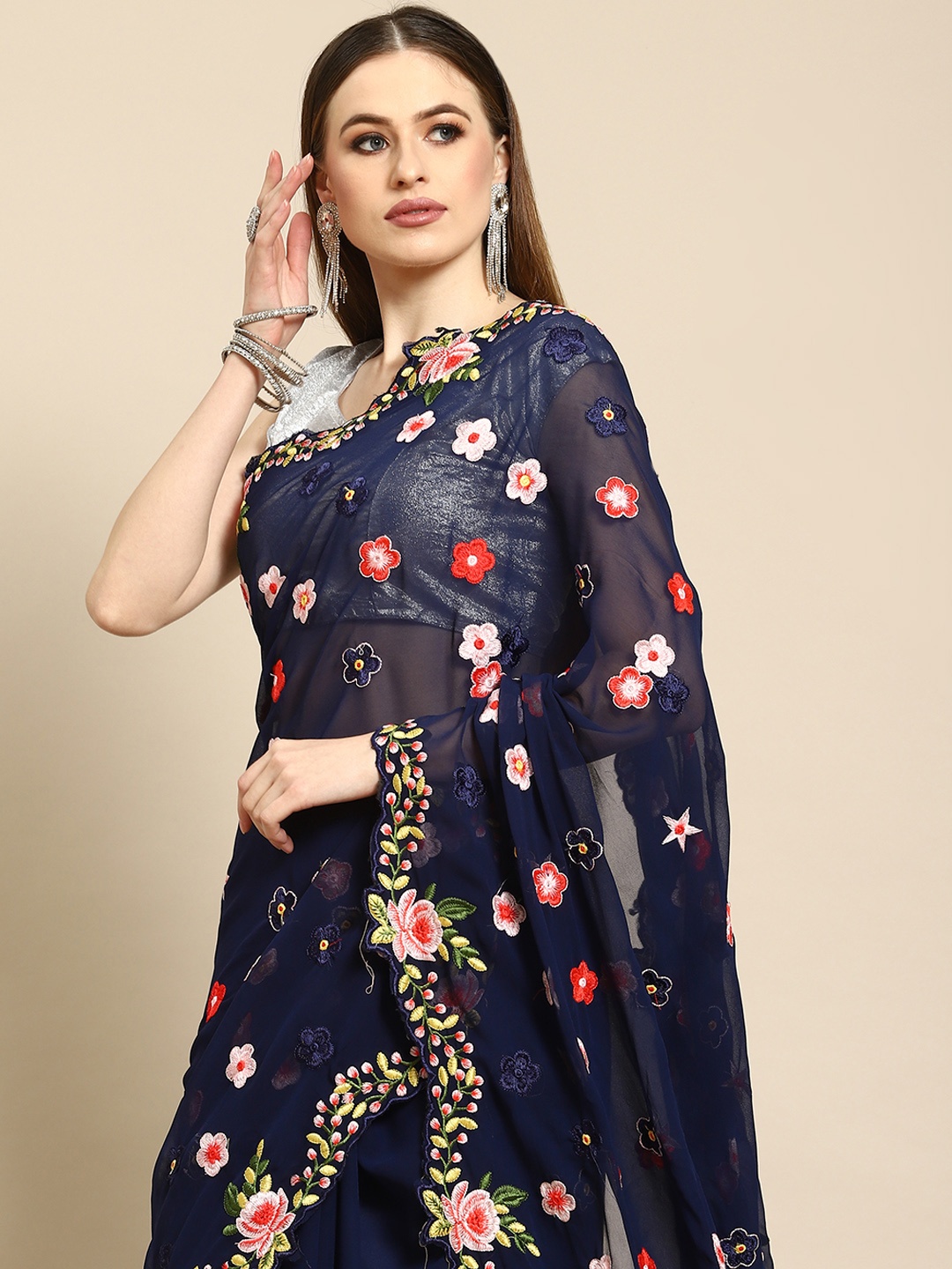 

Anouk Navy Blue & White Floral Poly Georgette Saree