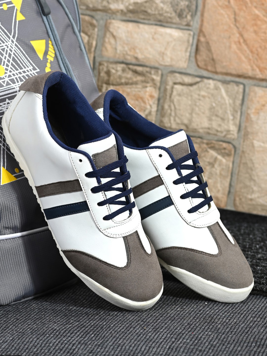 

mr.wonker Men White & Grey Colourblocked Sneakers