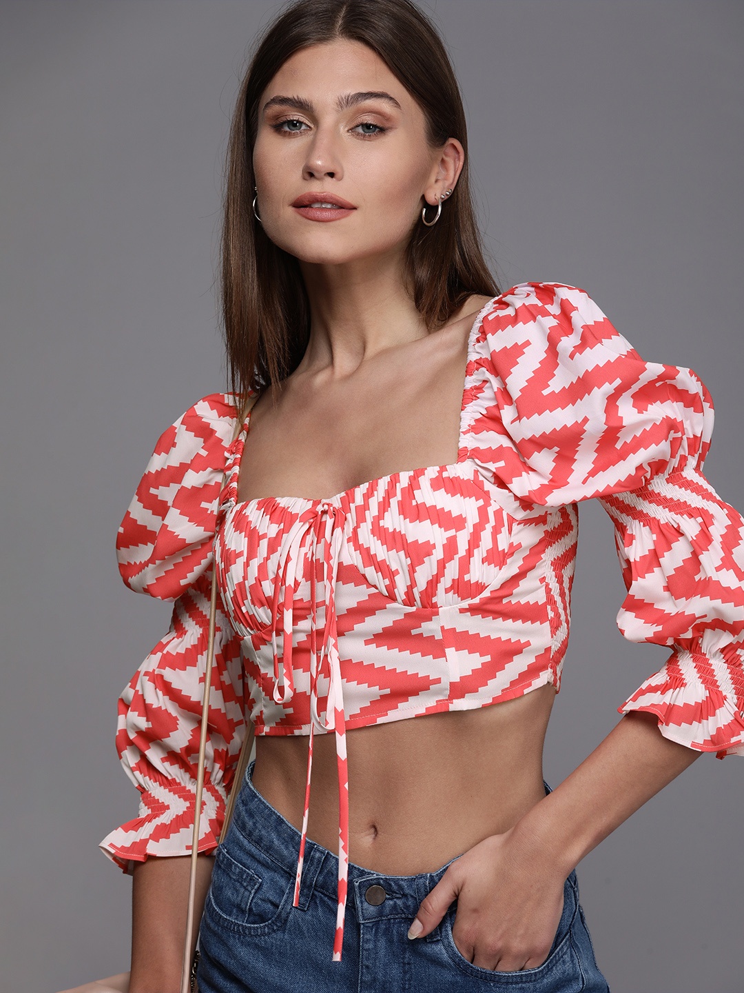 

Style Quotient Pink & White Geometric Print Sweetheart Neck Crop Top