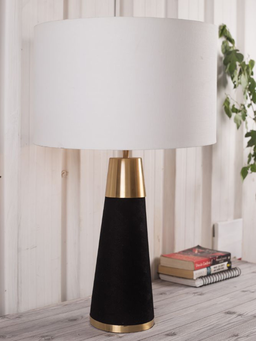 

Grated Ginger Black Contemporary Table Lamp with Shade