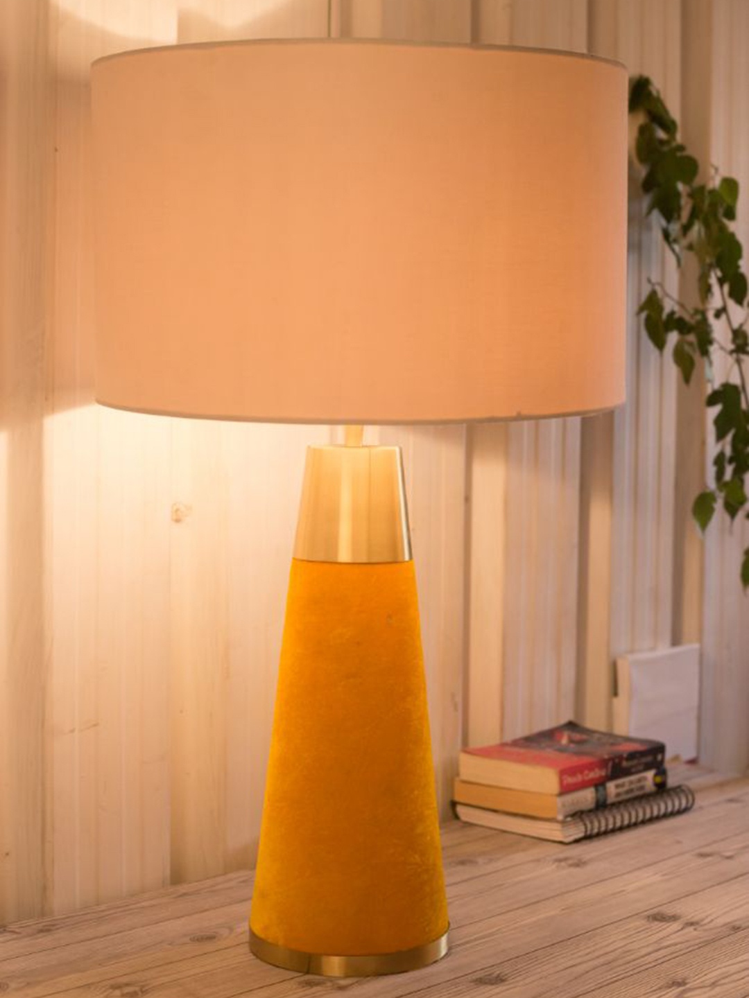 

Grated Ginger Yellow Solid Cylindrical Shaped Traditional Table Lamp