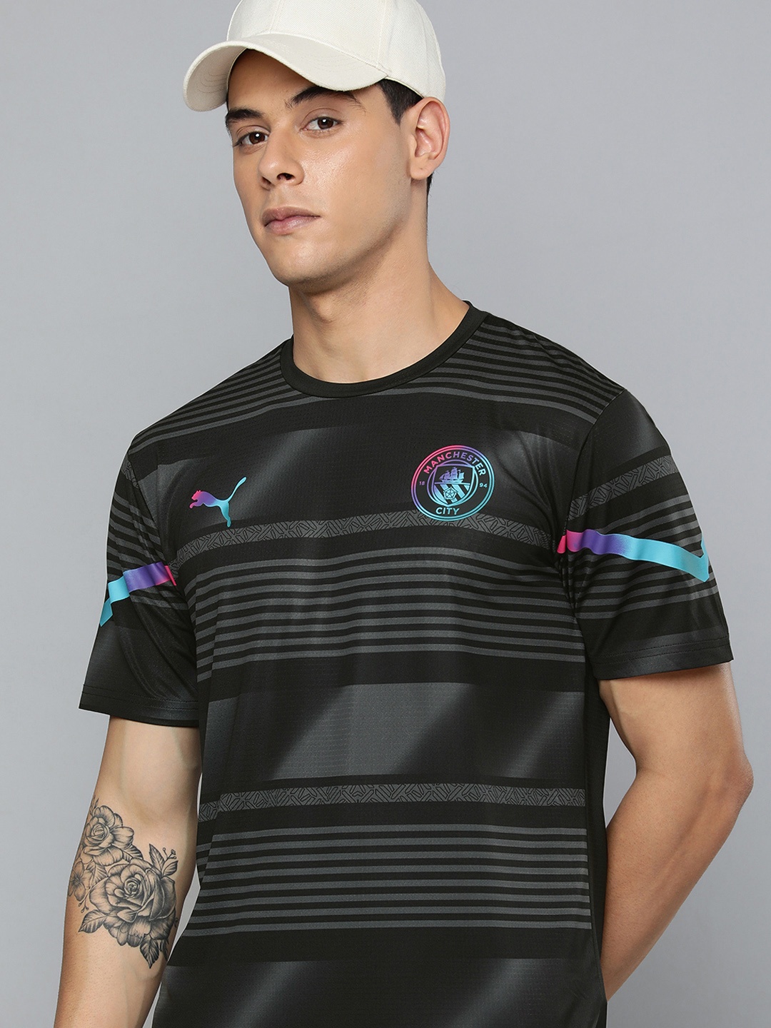 

Puma Men Black & Grey Striped Manchester City Prematch Sustainable Football T-shirt
