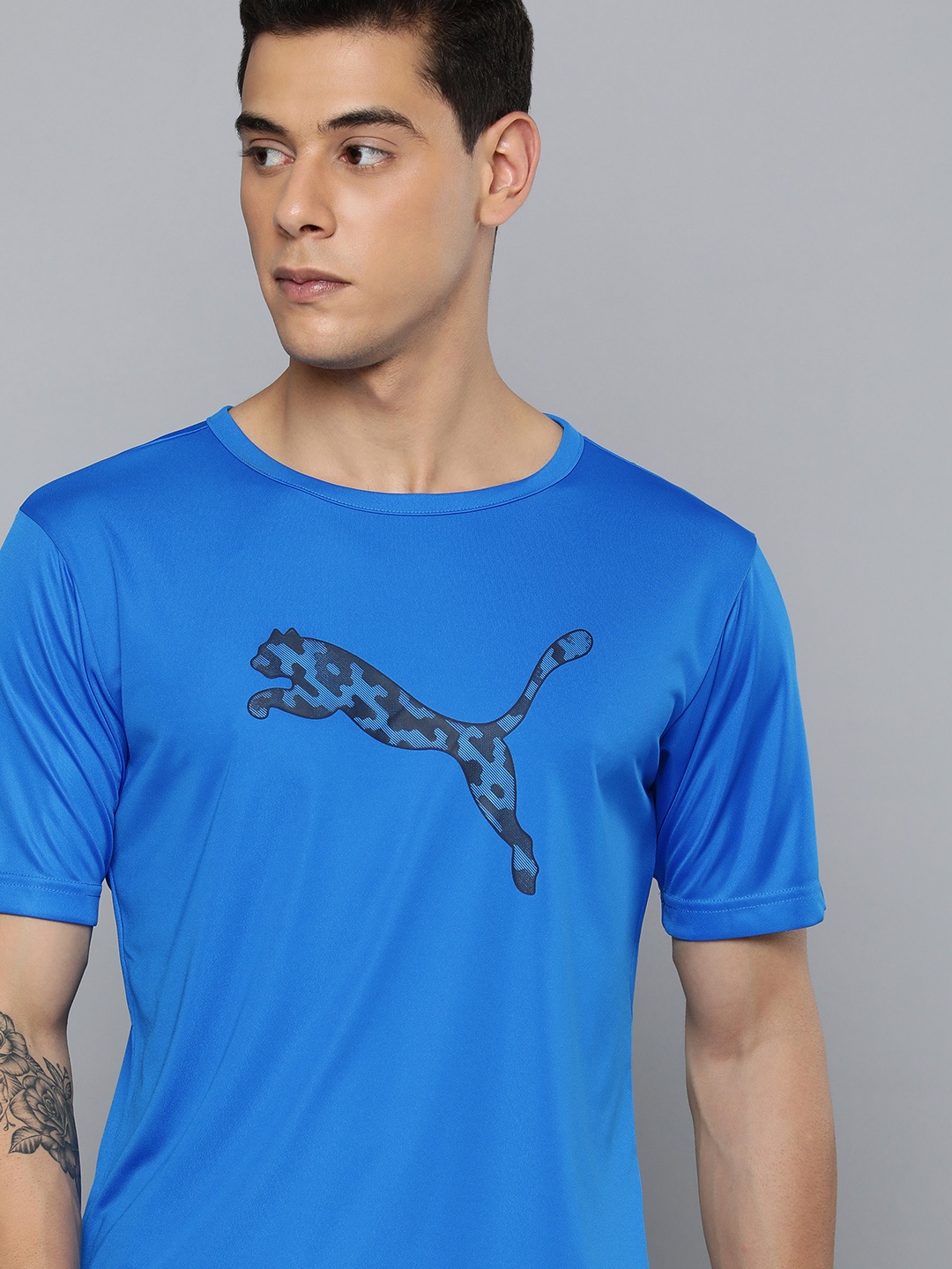 

Puma Men Blue & Black Brand Logo Printed Slim Fit T-shirt