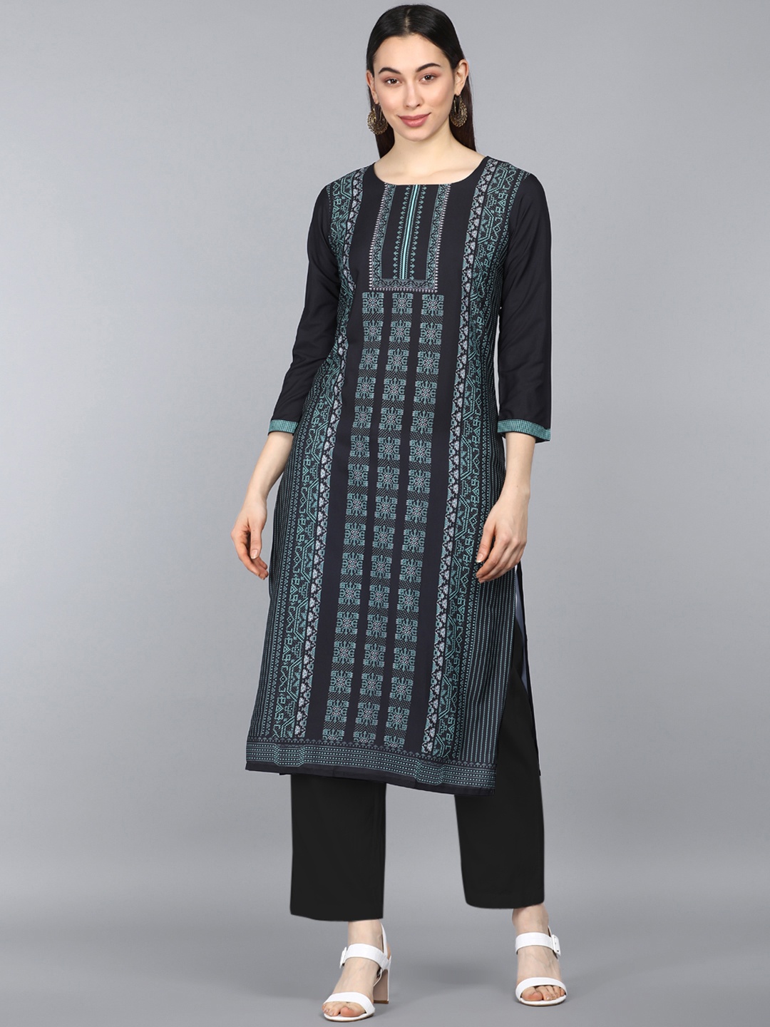 

AHIKA Women Black & Teal Blue Geometric Printed Crepe Kurta