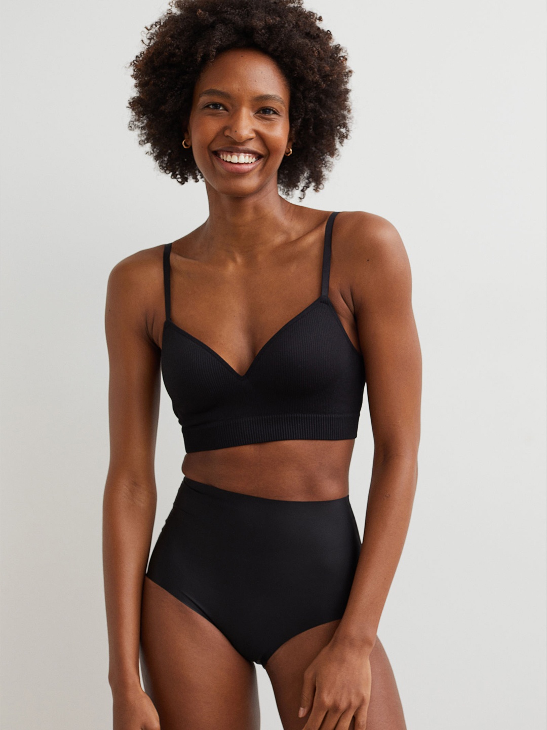 

H&M Women Black Non-Wired Microfibre Push-Up Bra