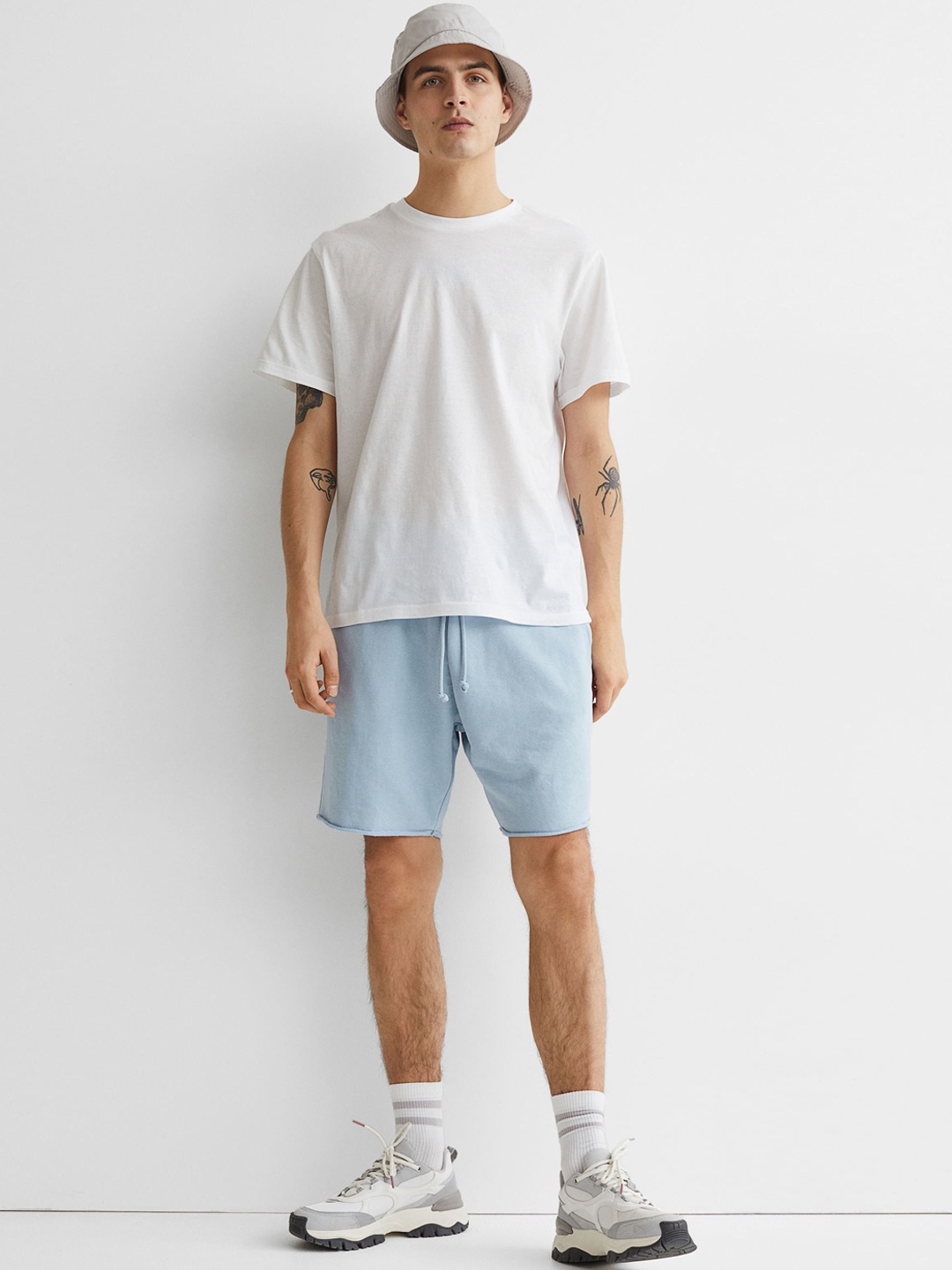 

H&M Men Blue Regular Fit Sweatshirt shorts