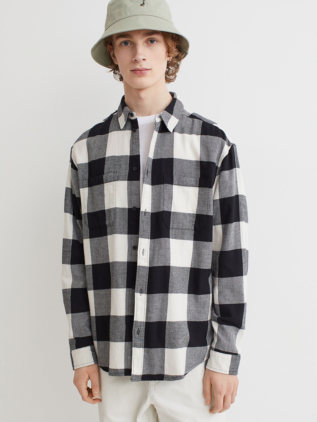 

H&M Men White Relaxed Fit Pure Cotton Twill Shirt