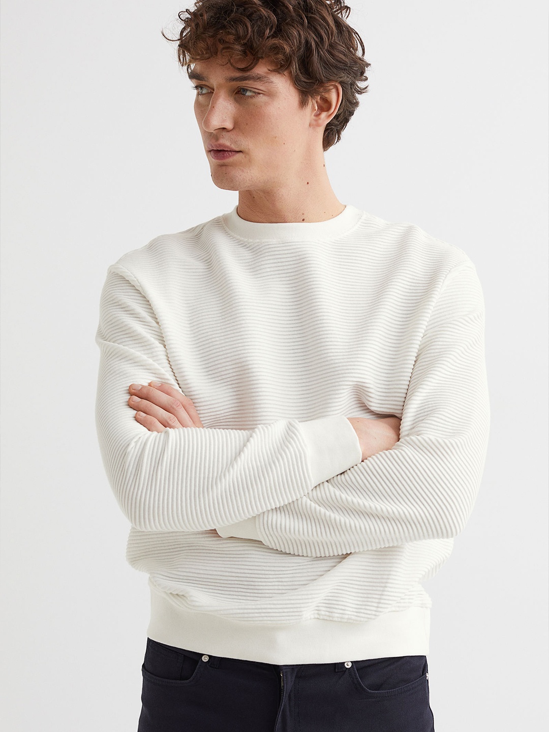 

H&M Men White Regular Fit Ribbed Sweatshirt
