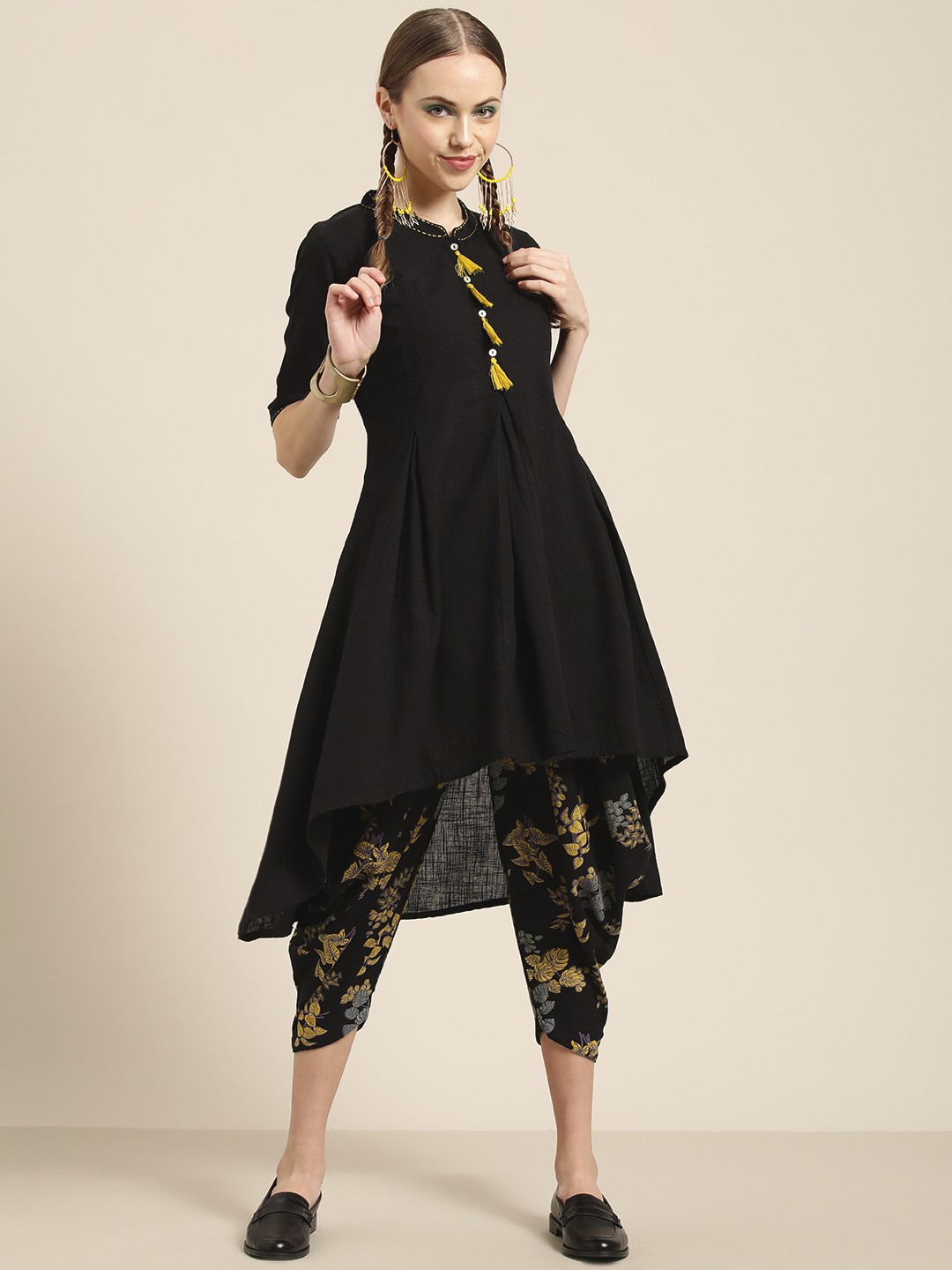 

Sangria Women Black Pure Cotton Solid Kurta with Dhoti Pants