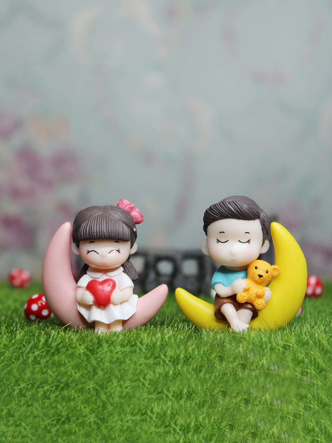 

Wonderland Set of 2 Dolls On The Moon Cute Couple Miniature Garden Toys, Beige