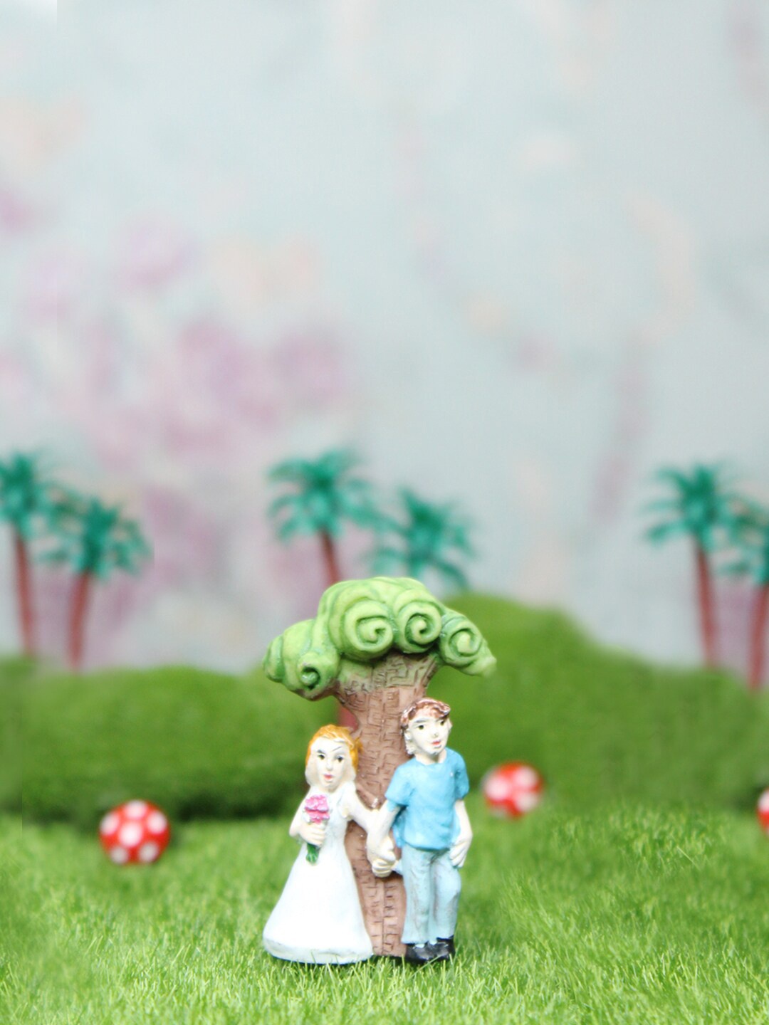 

Wonderland Couple Near Tree Miniature Fairy Garden Toys, Brown