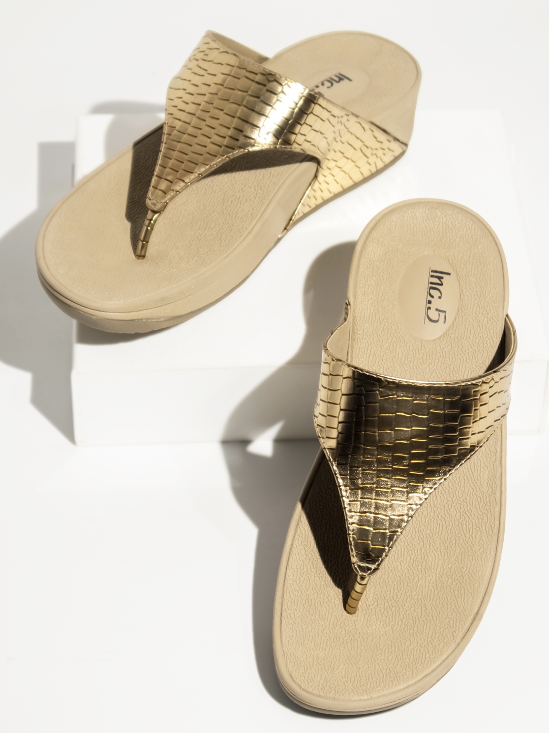 

Inc 5 Gold-Toned & Beige Textured Ethnic Wedge Sandals