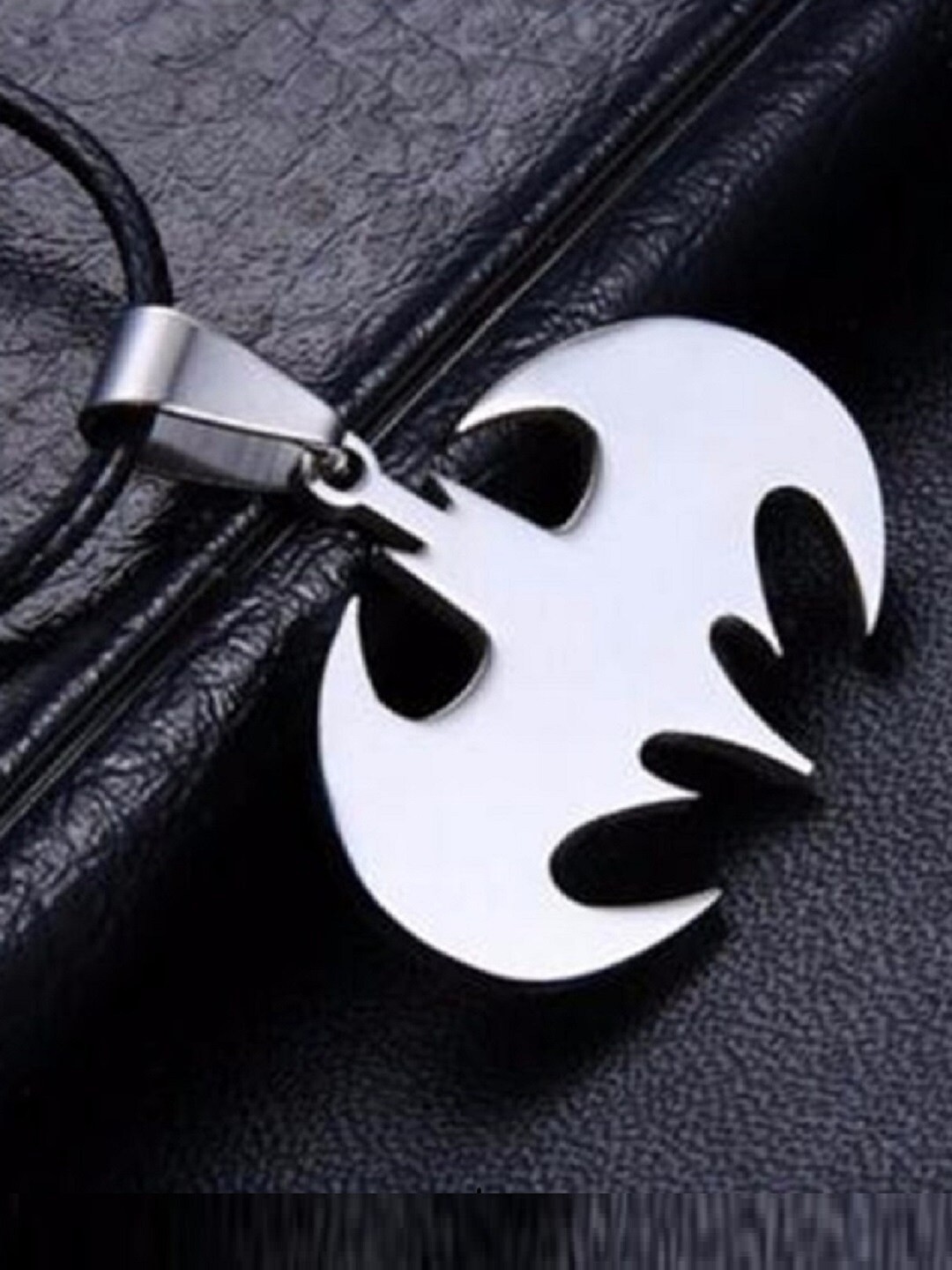 

OOMPH Silver-Toned & Black Bat Man Pendant Chain