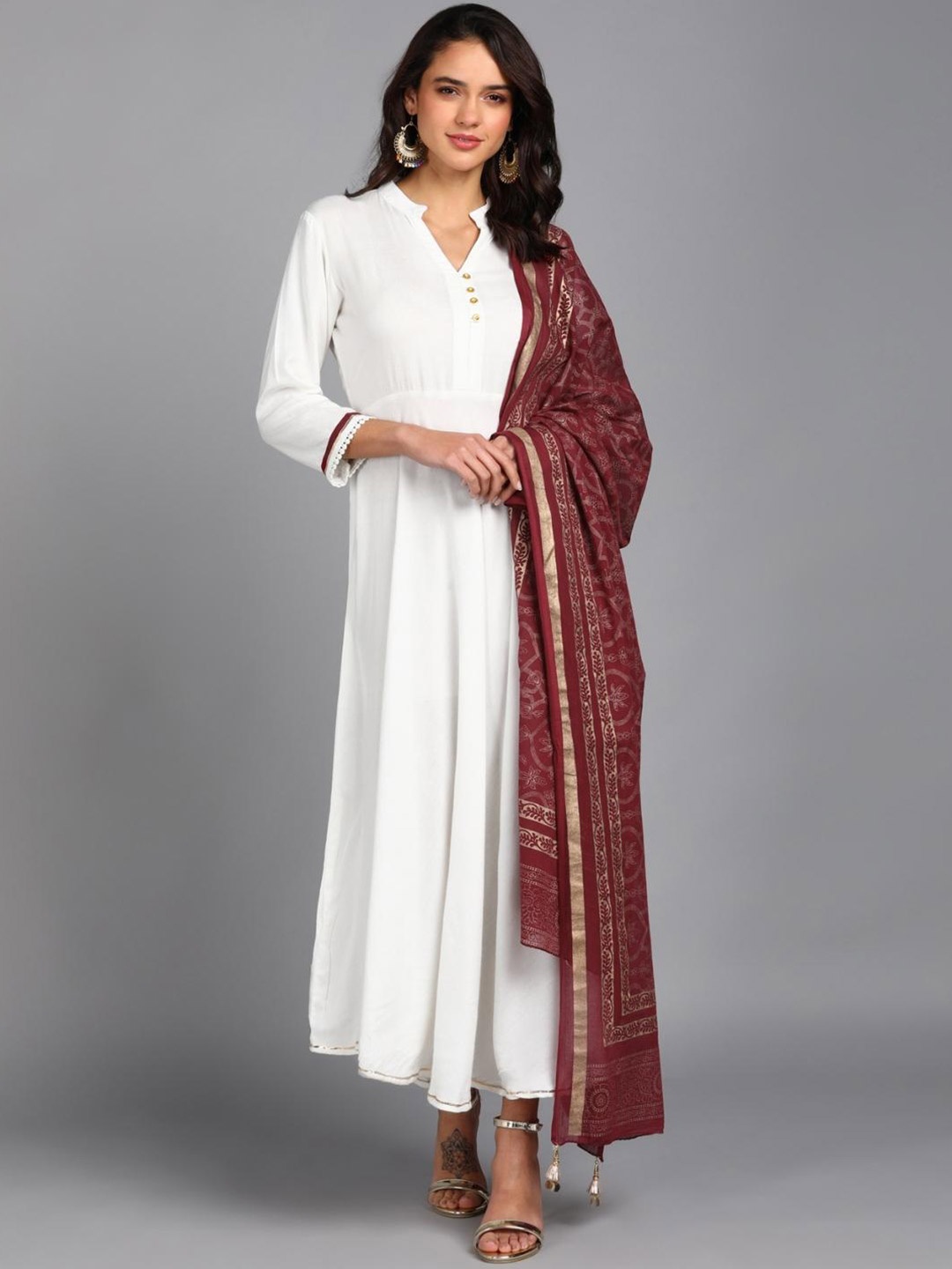 

VEDANA Off White Ethnic Maxi Dress