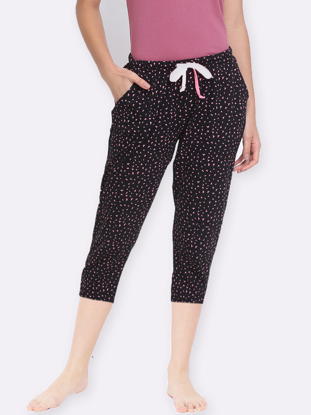 

Kanvin Women Black & Pink Printed Pure Cotton Lounge Pants