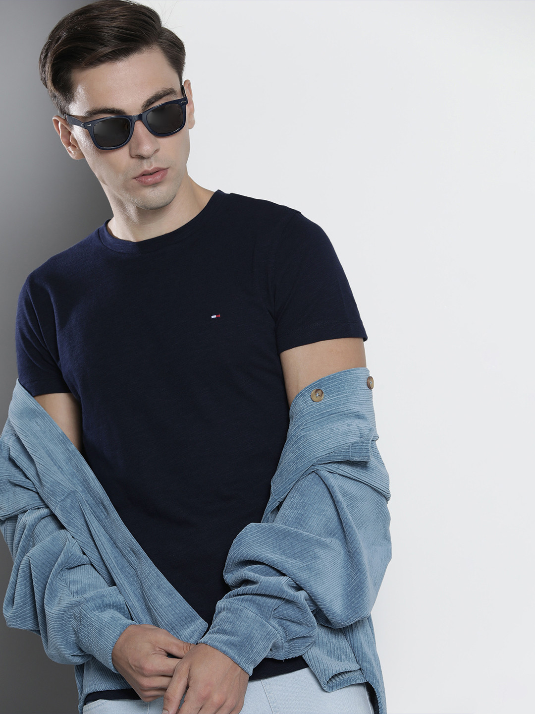

Tommy Hilfiger Men Navy Blue Self Design Pure Cotton Slim Fit T-shirt