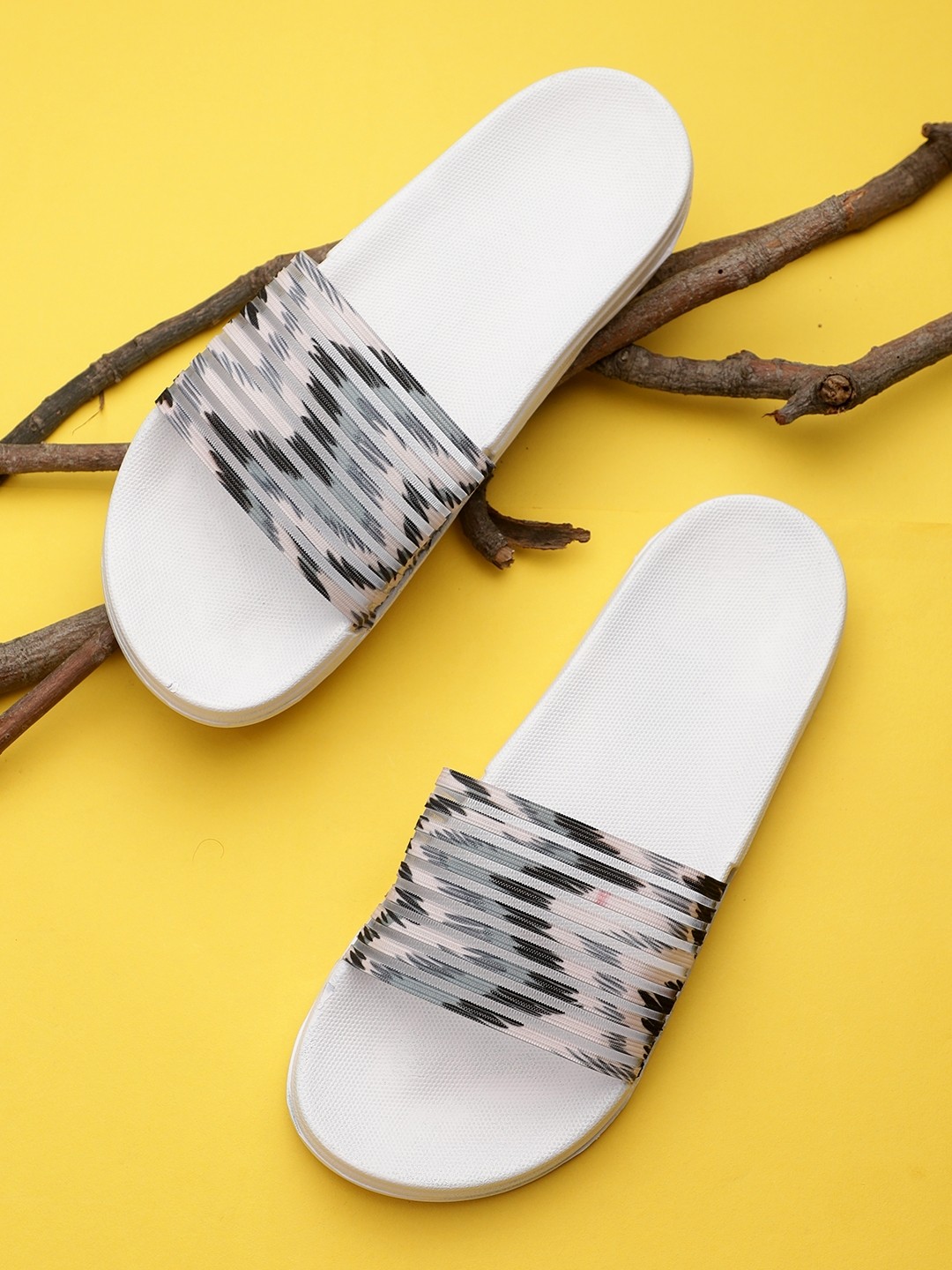 

Pampy Angel Men White & Blue Printed Water Resistant Rubber Sliders