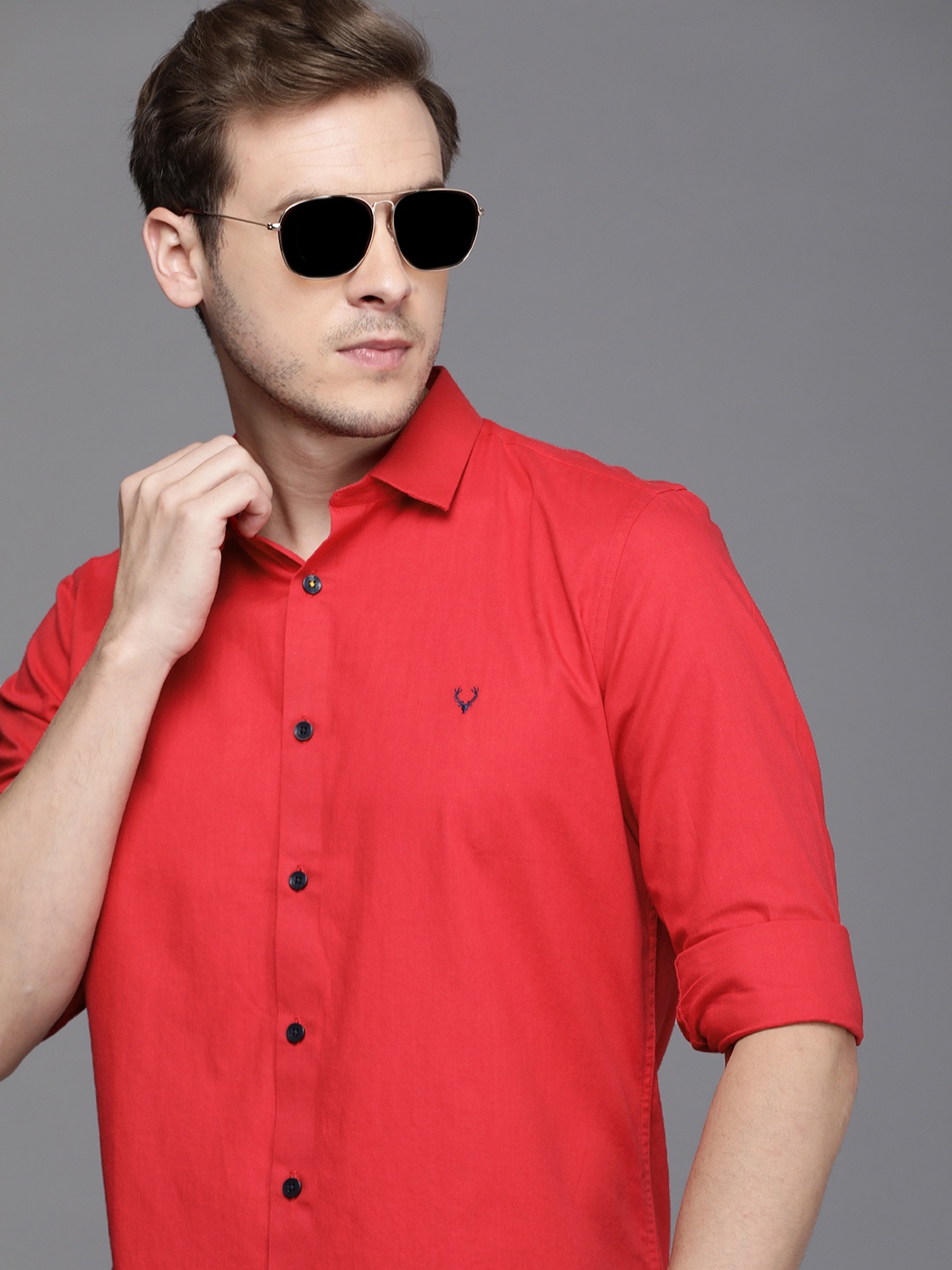

Allen Solly Sport Men Red Solid Slim Fit Casual Shirt