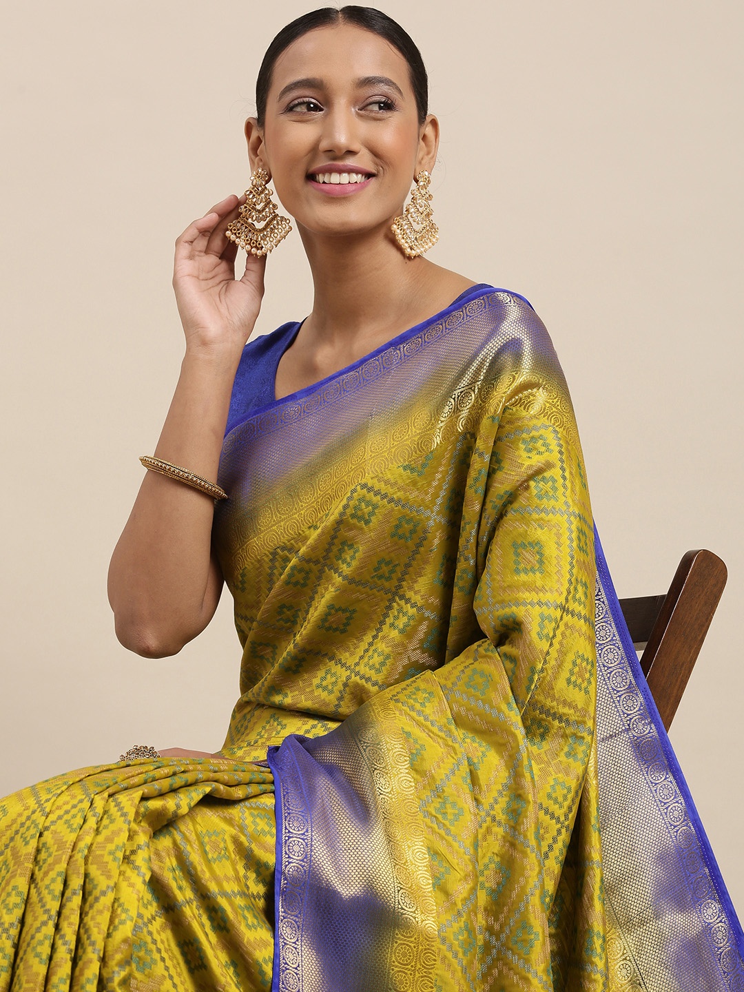 

aamna Women Mustard & Blue Woven Design Mysore Art Silk Saree