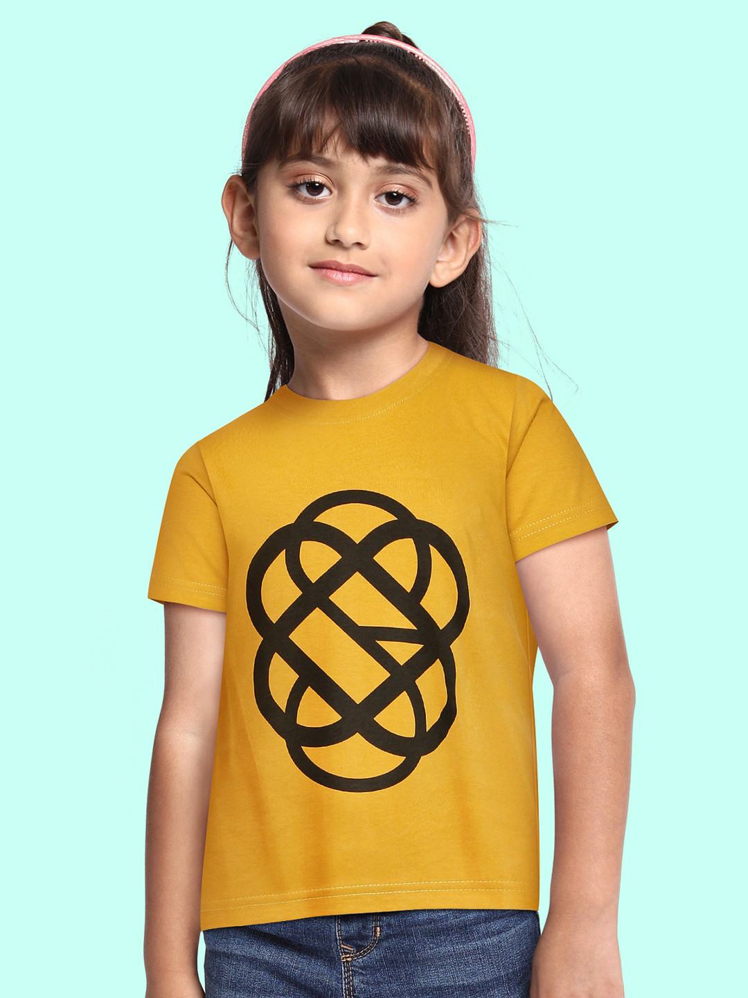 

BRATMA Kids Mustard Yellow & Black Pure Cotton Printed T-shirt