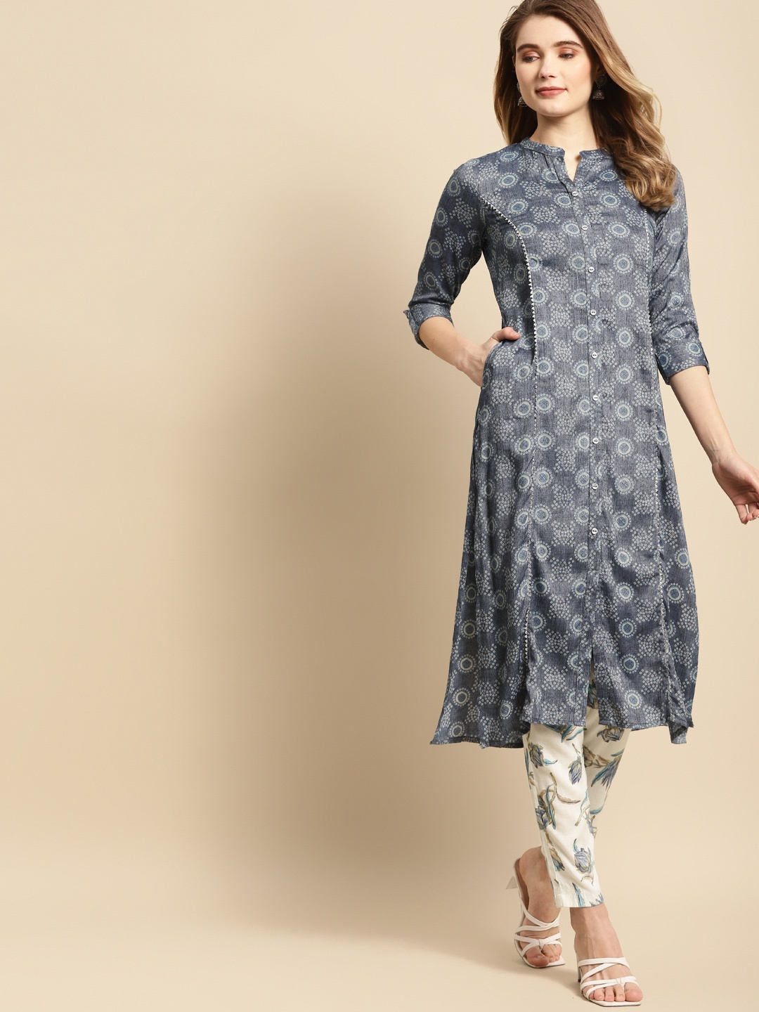 

RANGMAYEE Women Blue Bandhani Printed Liva Kurta with Trousers