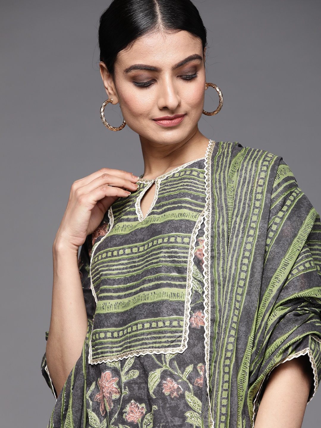 

Libas Women Green & Charcoal Grey Pure Cotton Floral Printed Kurta Set & Dupatta