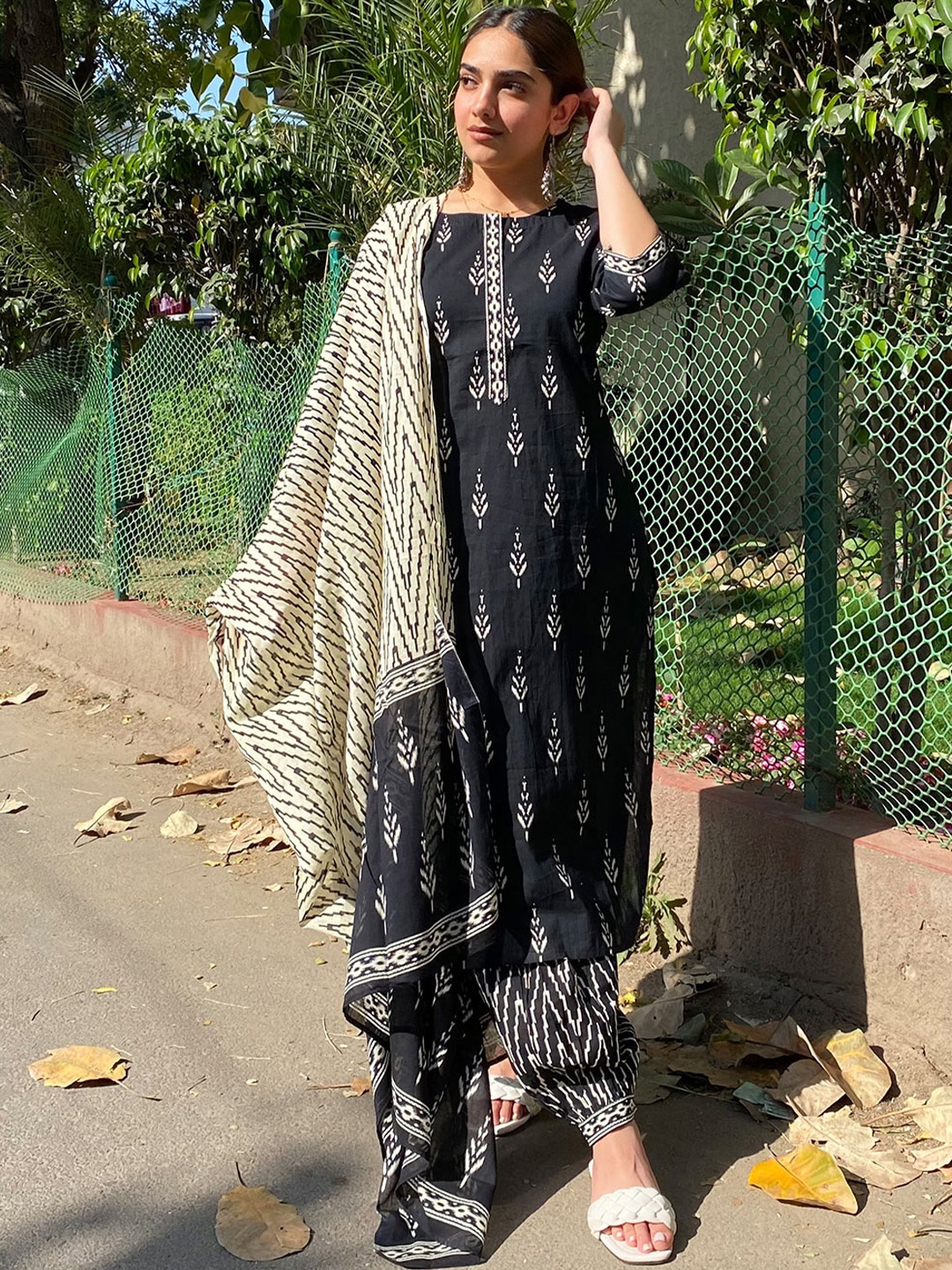 

Libas Women Black Floral Printed Pure Cotton Kurta with Salwar & With Dupatta