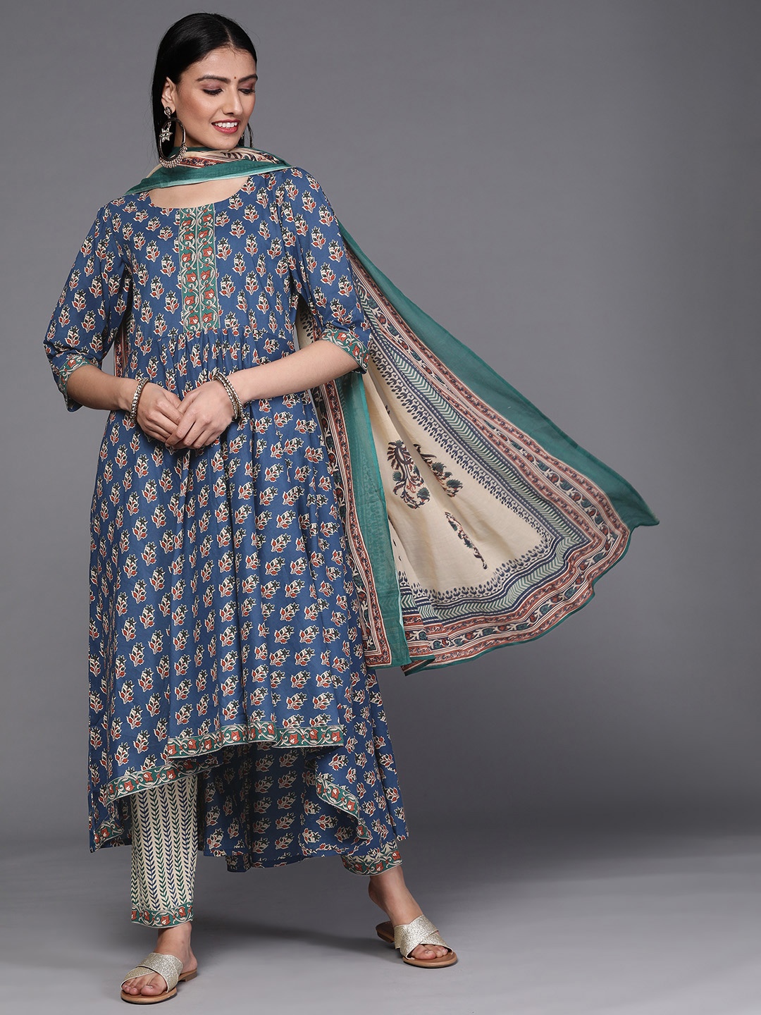 

Libas Women Blue Floral Printed Panelled Pure Cotton Kurta with Trousers & With Dupatta