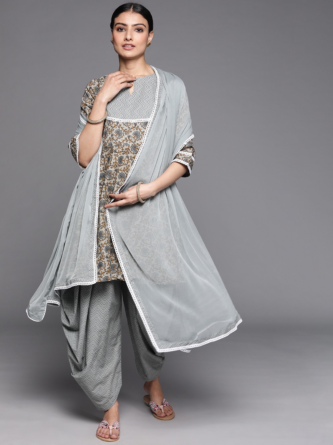 

Libas Women Grey Floral Printed Pure Cotton Kurta Set with Dupatta