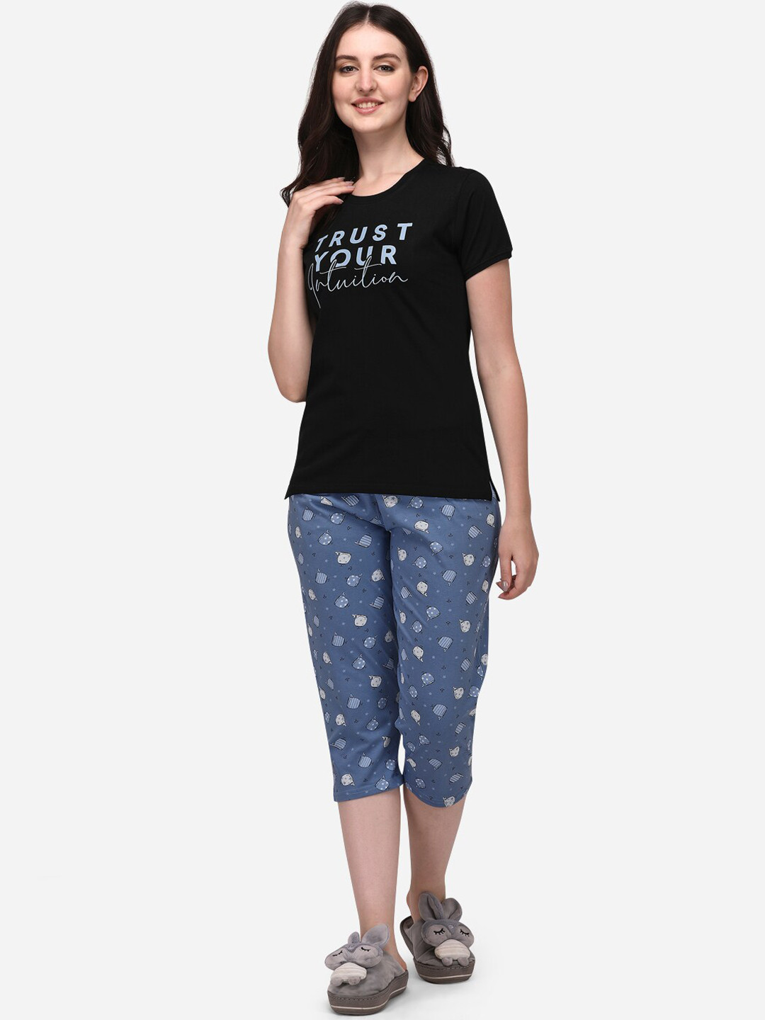 

Lenissa Women Black & Teal Printed Night suit