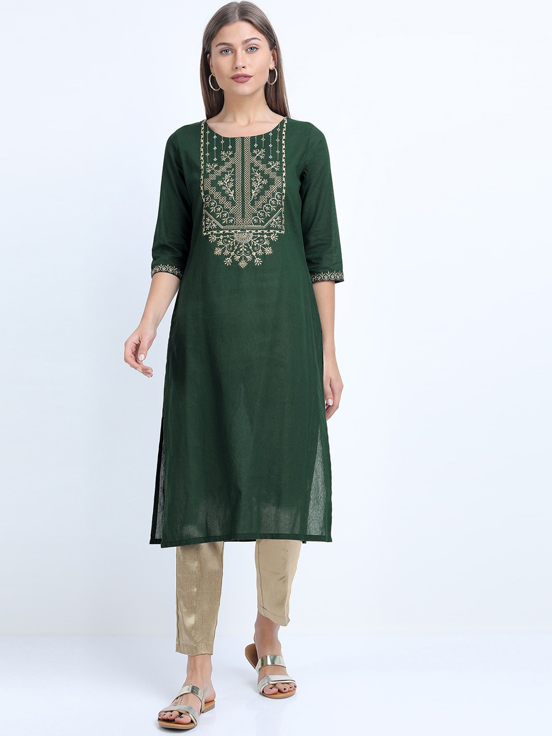 

Vishudh Women Green Geometric Embroidered Straight Kurta