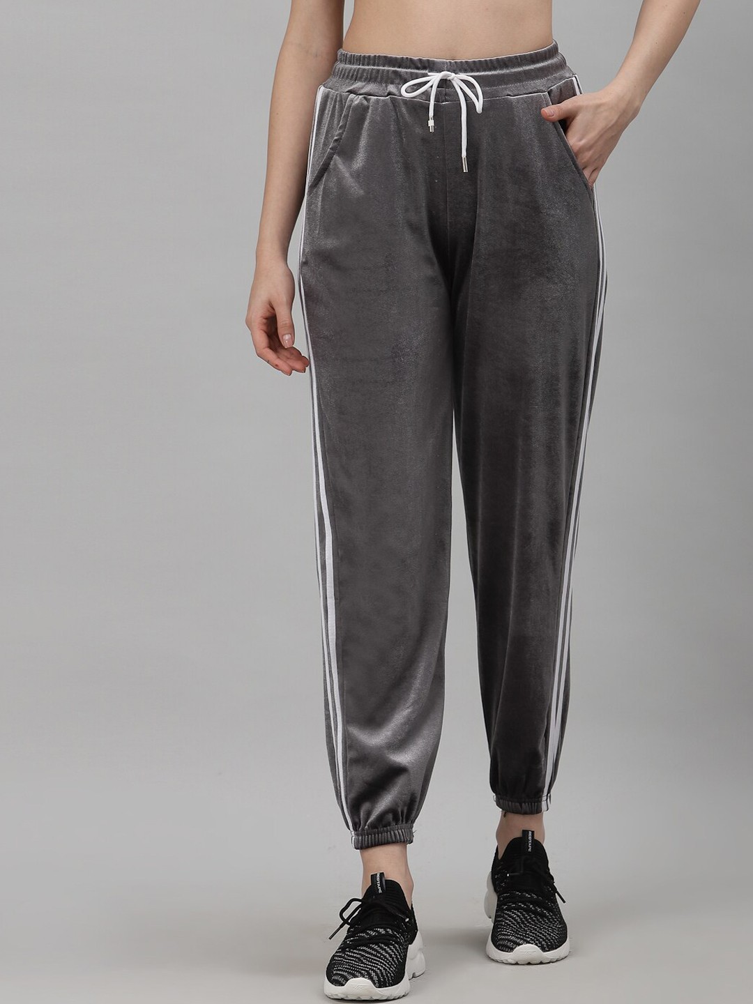 

NEUDIS Women Grey & White Solid Velvet Finish Joggers