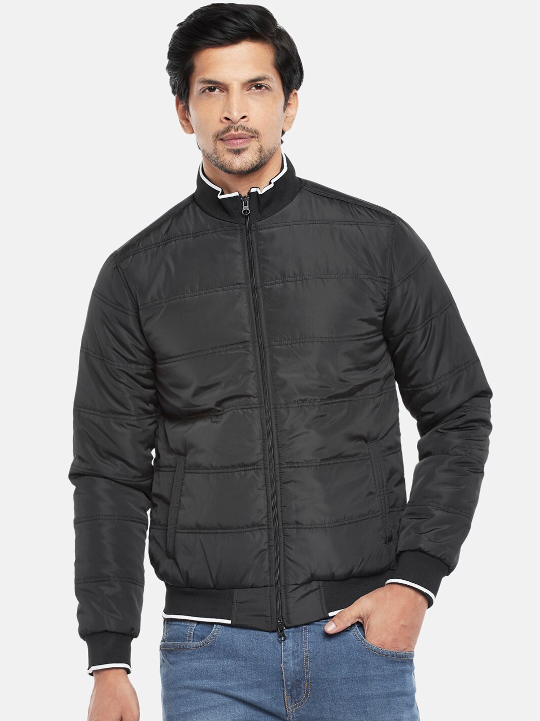 

People Men Black Solid Puffer Jacket