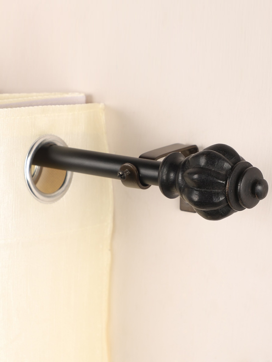 

The Decor Mart Set of 2 Black Extendable Curtain Rods With Brackets